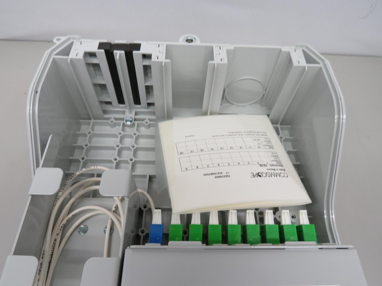 COMMSCOPE 760234892 BUDI-1SO8J-N1N1-0A-ATT FIBER OPTIC WALL MOUNT ENCLOSURE T162