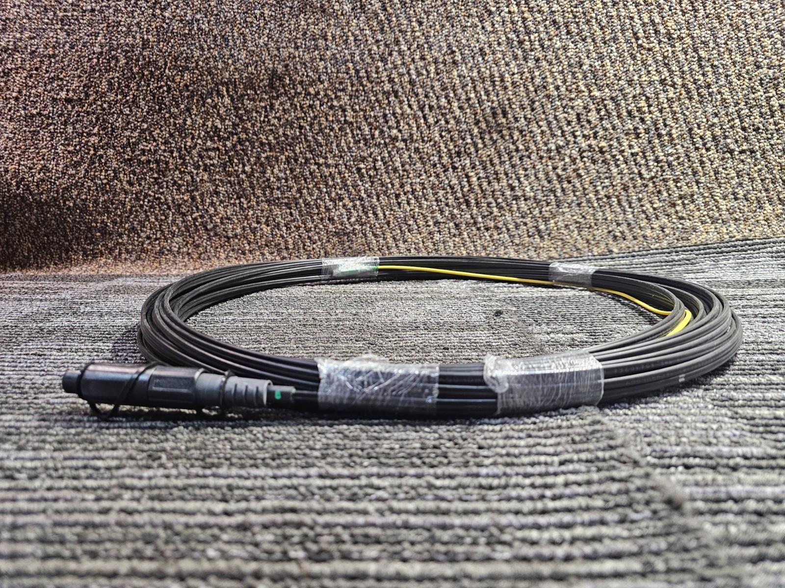 100FT Corning Fiber Optic Cable 434401EB4R2100F-P Black