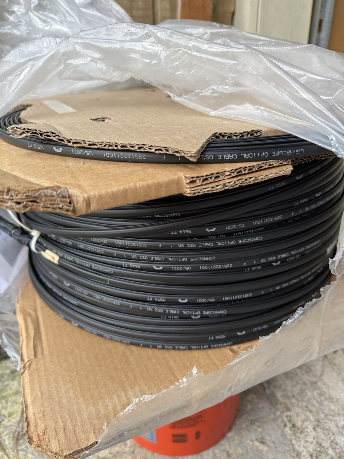 1000 FT Commscope optical cable os2 sm. FHD XX1B 1000FL new in open box