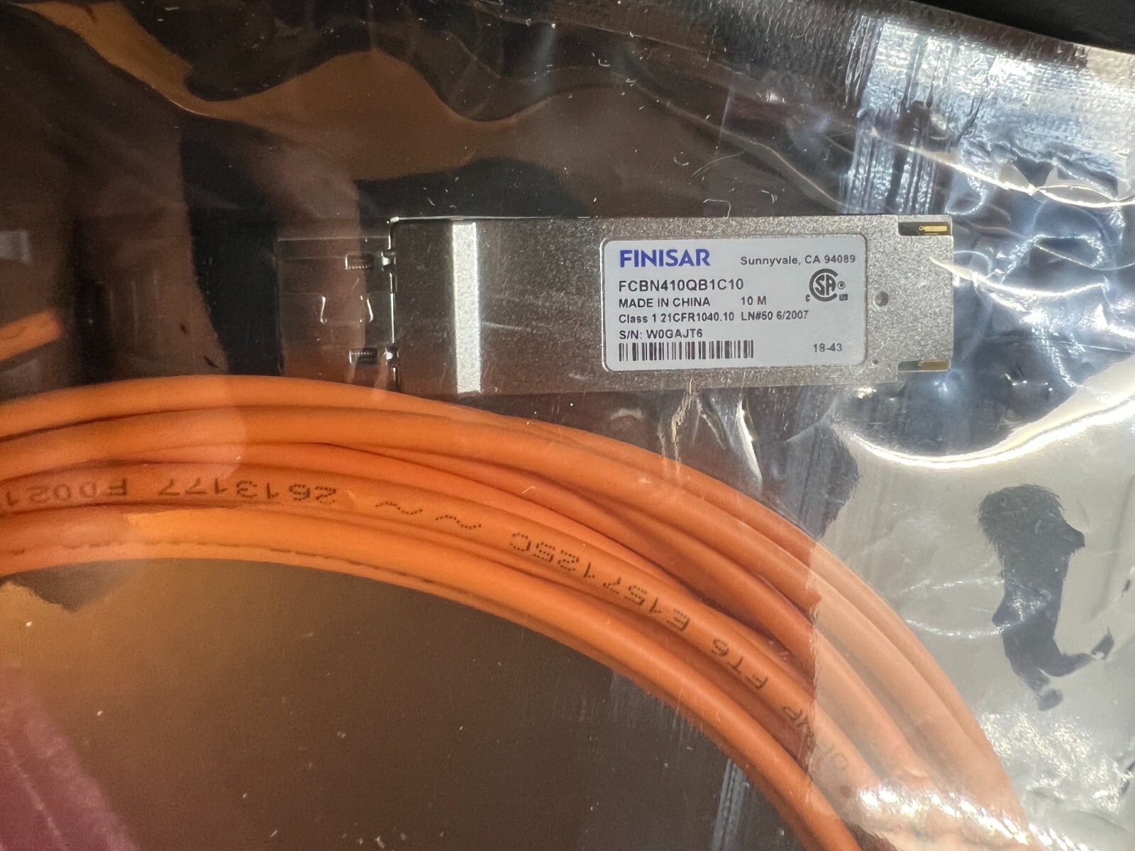 Finisar FCBN410QB1C10, 40GB QSFP Multimode AOC, 10 meter fiber cable.