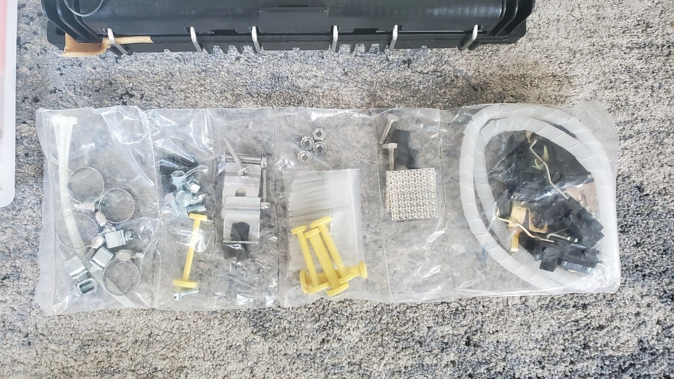 CommScope Fiber Optic Mini-OTE 300 Enclosure 760256493 1X4 Splitter OCC1P-10400
