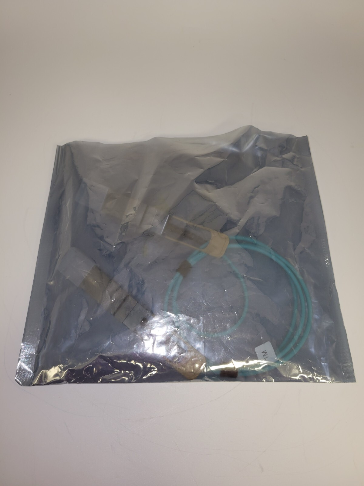 Curvature 6 Active Optical Cable 100Gbase-AOC. QSFP28 to QSFP28 1 meter length