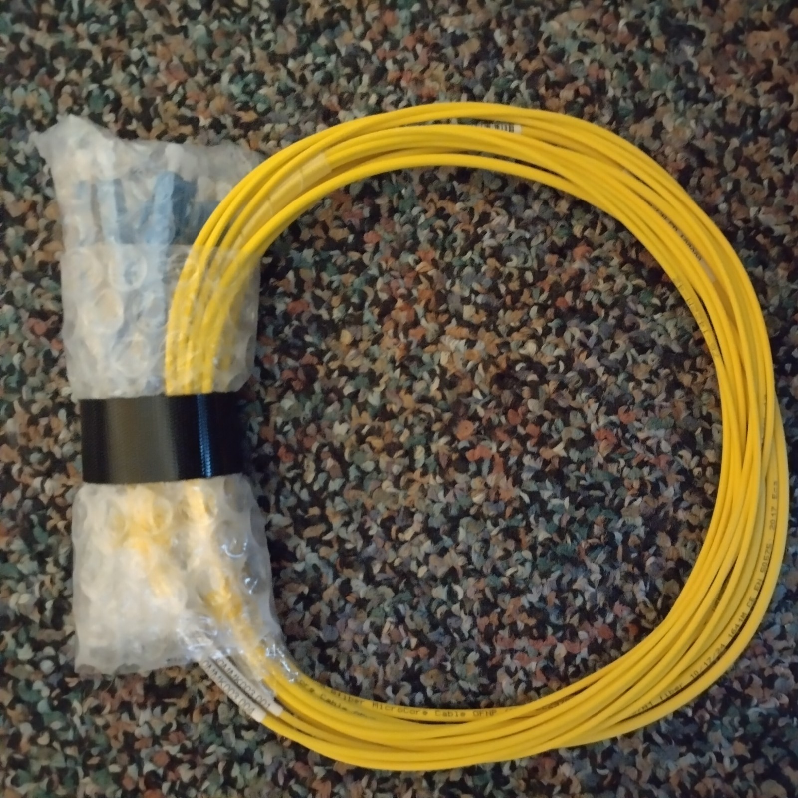 Single MTP-4x Uniboot 8-Fiber Round OFNP Female-Uniboot QSFP Fanout Cable