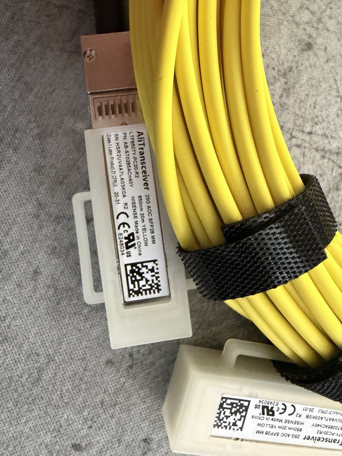 25G SFP28 AOC 20m 850nm MMF Active Optical Fiber Cable Yellow with Transceiver