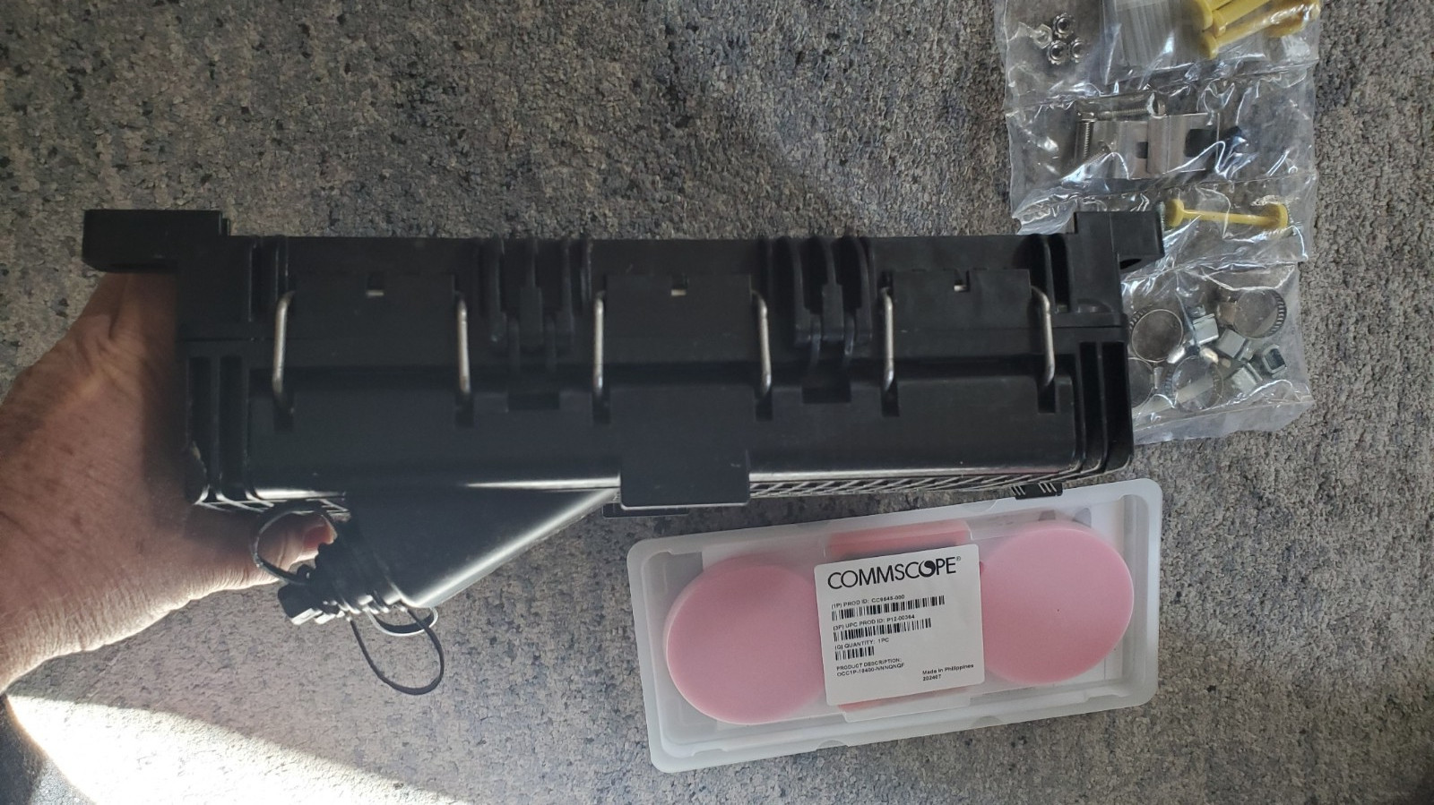 CommScope Fiber Optic Mini-OTE 300 Enclosure 760256493 1X4 Splitter OCC1P-10400